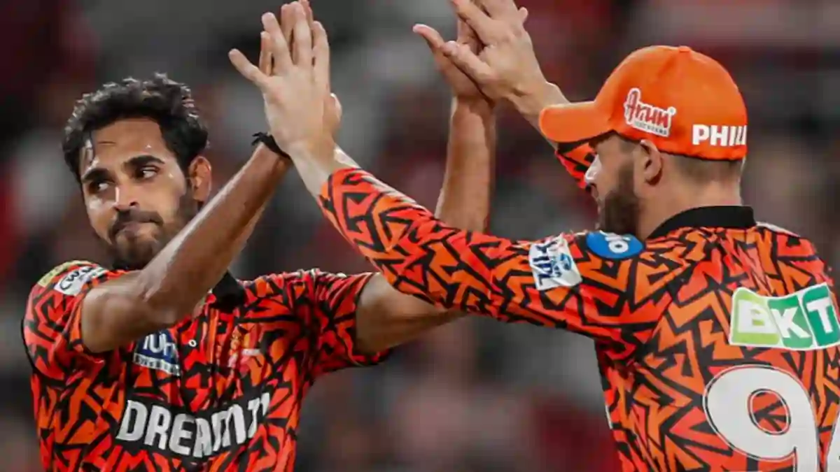 RCB vs SRH Dream11 Prediction Today is the 30th T20 Match of the Indian Premier League 2024 (IPL). This match will be hosted at the M.Chinnaswamy Stadium, Bengaluru, scheduled for the 15th of April 2024, at 07:30 PM IST. Royal Challengers Bengaluru (RCB) vs Sunrisers Hyderabad (SRH ) match In-depth match analysis & Fantasy Cricket Tips. Get Venue Stats of the M.Chinnaswamy Stadium, Bengaluru pitch report