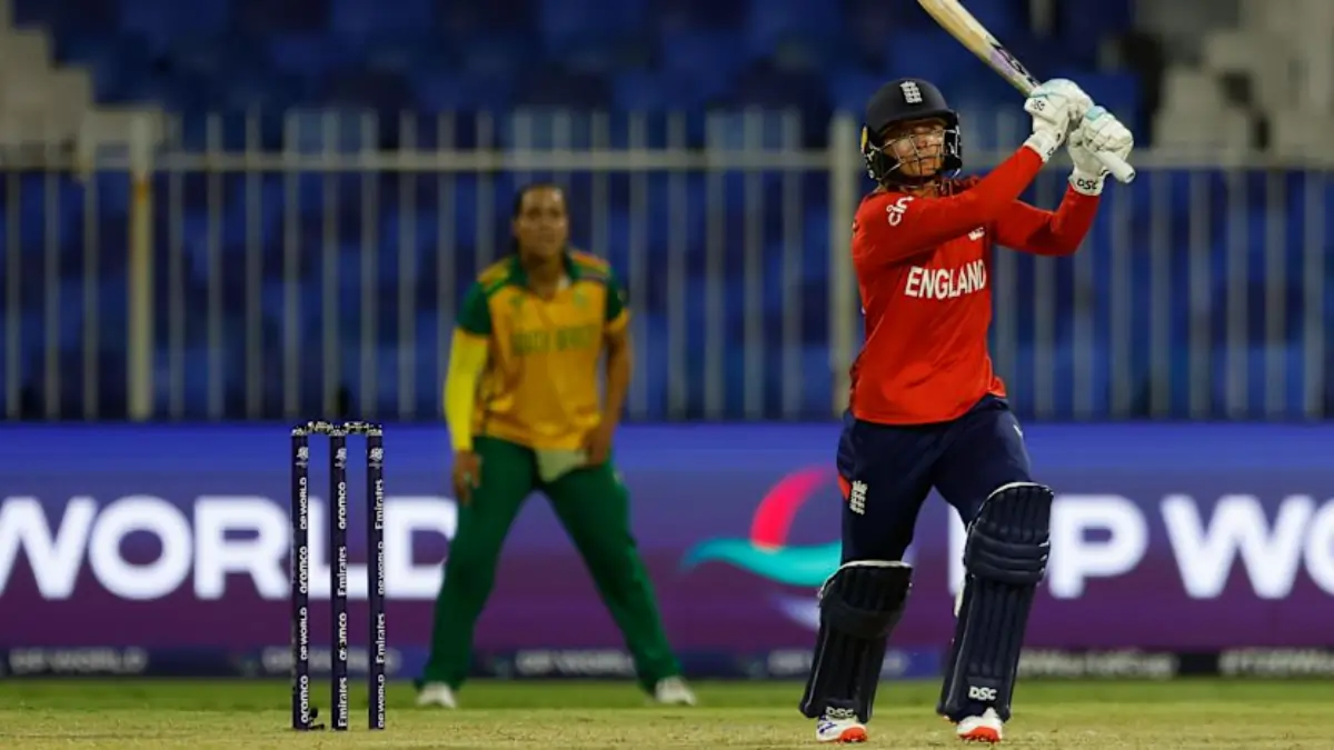 England Tops Group B with Victory Against South Africa, Semifinal Spot Within Reach