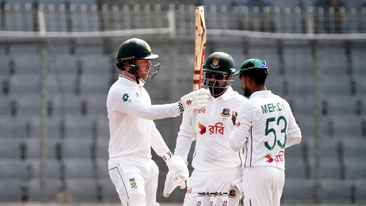 Kyle Verreynne's Century Leads South Africa to Strong Position Against Bangladesh