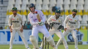 England Dominate Pakistan, Just 4 Wickets Away from Victory